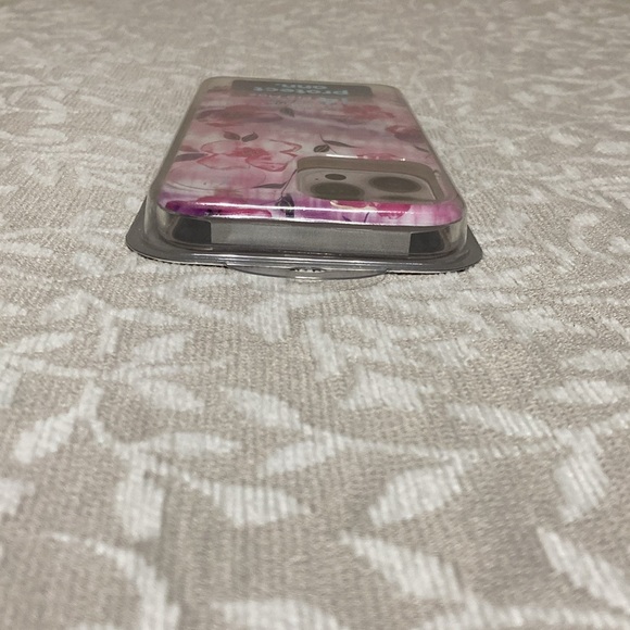 Onn cell phone case for iPhone 14 Pro Max - Picture 8 of 9